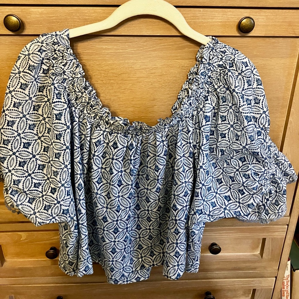 Blue Tassel Blue and Cream Patterned Blouse. - Picture 3 of 5